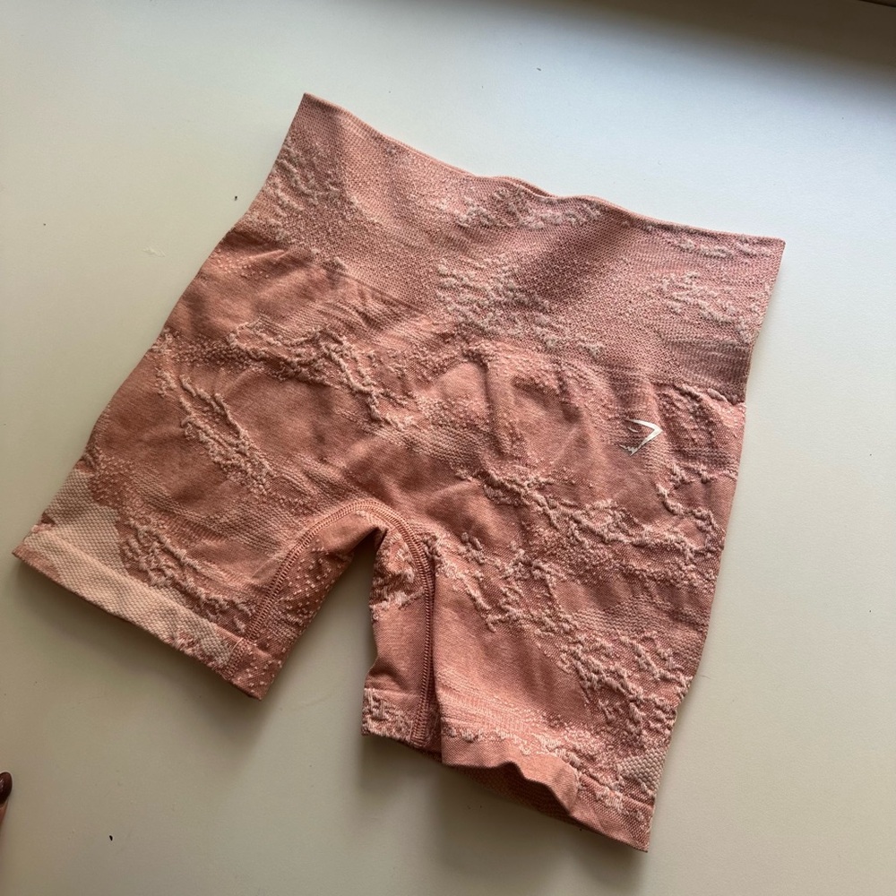 Gymshark Women's Peach Textured Bike Shorts